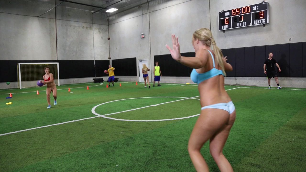 COLLEGERULES - Strip Dodgeball With Payton Simmons, Carter Cruise, Tucker  Starr & More - RedTube