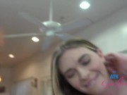 Hooking up with Amateur model (Lindsay Lee) getting her pussy licked and going down on a fat cock 10/16