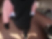 旦那とトレーニングに来た人妻をおもちゃで遊んで中出しカーセックス 4/16