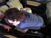 旦那とトレーニングに来た人妻をおもちゃで遊んで中出しカーセックス 8/16