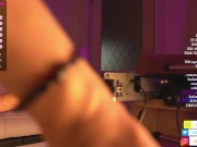 Я наклонилась и сразу же кончила струйным оргазмом у себя на полу! факмашина трахает мою пилотку 6/16