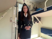 Соблазнил проводницу в поезде и трахнул пока у нее был перерыв 1/16