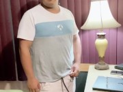 Hermanastro llega estresado del trabajo y le ayudo a desestresarse 1/16