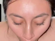 Hermanastro llega estresado del trabajo y le ayudo a desestresarse 6/16