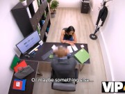 VIP4K. Man scores client's muff in anticipation of approving credit 8/16