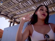 ANFITRIONA del AIRBNB OFRECE SEXO como extra y se GANA 4 ESTRELLAS 2/16