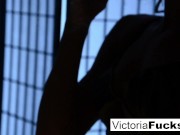 Victoria shows off her long legs 5/16