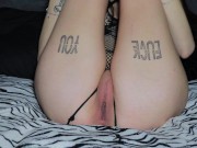 Mentre lui guarda la partita io gli succhio il cazzo!! (dialoghi italiano) 11/16