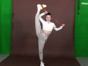 Rima Soroka performs naked at her maximum 1/16