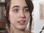 Ersties - 22-jährige Effie will mindestens 1-mal am Tag Sex 15/16