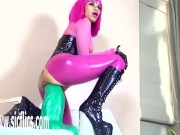 Hot wife fucks her loose hole with a humongous Hulk dildo 3/16