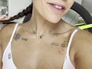 Baise sur le balcon devant les voisins 1/16