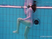 In solitude, Roxalana's grace shines unencumbered 5/16