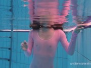 In solitude, Roxalana's grace shines unencumbered 6/16