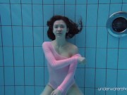 In solitude, Roxalana's grace shines unencumbered 7/16