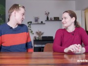 Ersties - Pornoproduzentin Sally B trifft heißes Fan Girl Emma K 11/16