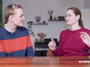 Ersties - Pornoproduzentin Sally B trifft heißes Fan Girl Emma K 14/16