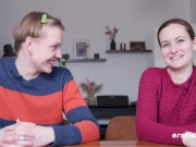 Ersties - Pornoproduzentin Sally B trifft heißes Fan Girl Emma K 5/16