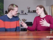 Ersties - Pornoproduzentin Sally B trifft heißes Fan Girl Emma K 7/16