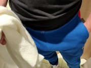 MILF se fait baiser par un jeune inconnu dans une cabine d'essayage 9/16