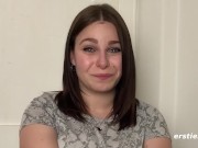 Ersties - Emma F aus Bremen masturbiert mit einem Glasdildo 15/16