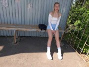 Девушка на остановке согласилась на секс за деньги да с новым знакомым на улице 4K 1/16