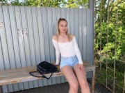 Девушка на остановке согласилась на секс за деньги да с новым знакомым на улице 4K 4/16