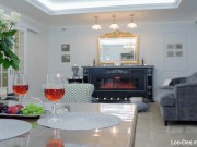 Brunette Fucks And Gets Creampie On First Date 2/16