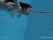 Czech teen Roxalana impresses with her swimming prowess 11/16