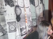 LA MUY INFIEL FOLLA CON SU HERMANASTRO MIENTRAS HABLA CON SU NOVIO POR LLAMADA 7/16