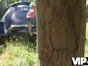 VIP4K. Strawberries are red, let's make a bet - Isabella De Laa 6/16