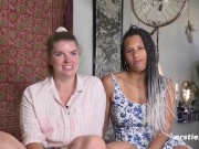Natascha und Lena S. heißes Date mit intensiven Orgasmen 3/16