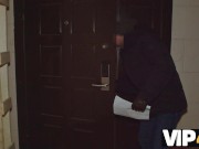 VIP4K. Bad Hairdresser Day - Milka 3/16