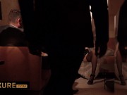 A swinger share his super hot wife 1/16