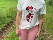 Je me fais doigté par deux voyeurs, alors que je m'exhibe dans ma voiture en public 1/16