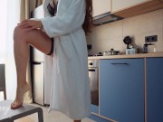 😈The depraved stepsister in a bathrobe gave herself right in the kitchen 1/16