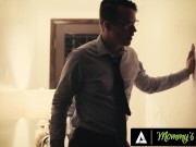 Cheating Man Bangs His Mature Neighbor 4/16