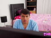 Follo con mi amante mientras mi marido está en el trabajo. 4/16