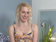 Ersties -Heiße Gamerin Callisto hat Spaß allein 15/16