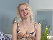 Ersties -Heiße Gamerin Callisto hat Spaß allein 2/16