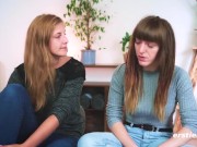 Ersties -Die Saarländerinnen Nicky F und Kate lecken und fingern sich gegenseitig 11/16