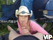 VIP4K. Strawberries or sex with Isabella De Laa, what would you choose? 9/16