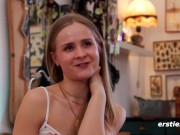 Ersties - Die blonde Gini masturbiert zum ersten Mal vor unserer Kamera 12/16