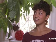 Ersties - Polyamore Lexi aus Berlin masturbiert sinnlich 11/16