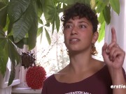 Ersties - Polyamore Lexi aus Berlin masturbiert sinnlich 14/16