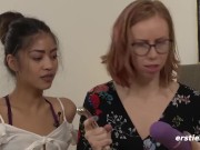 Ersties - Kim R und Ramona R haben Spaß mit Analplug und Edelstahldildo 14/16