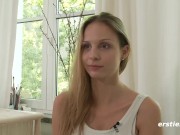Ersties - Model Mary aus Wien nimmt ein heißes Bad 7/16