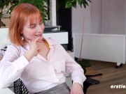 Ersties - Dolly stellt sich als Liebesspielzeug für Lola L zur Verfügung 14/16