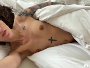 Brunette babe masturbating 16/16