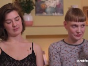 Ersties - Emma K und Amanita haben intensiven Spaß mit Dildo 15/16